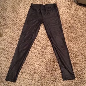 Black liquid leggings